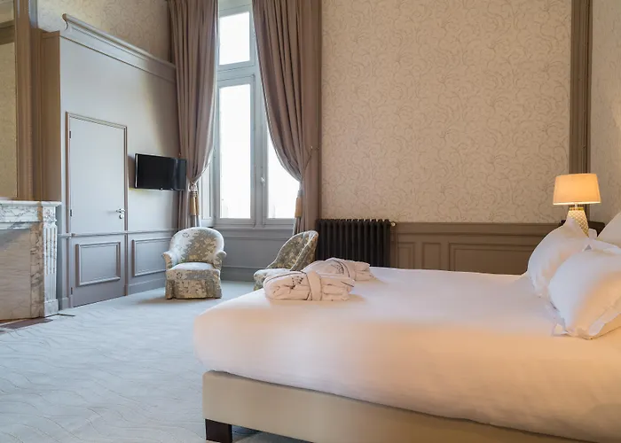 Og Collection Chateau Hotel